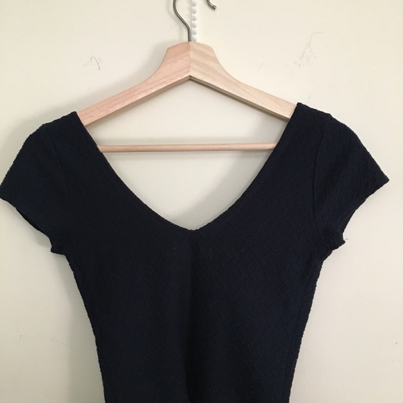Navy blue hollister cropped top - Picture 3 of 4
